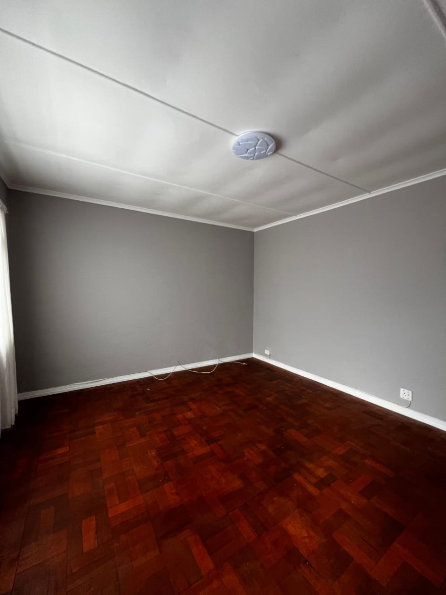 2 Bedroom Property for Sale in Goodwood Estate Western Cape